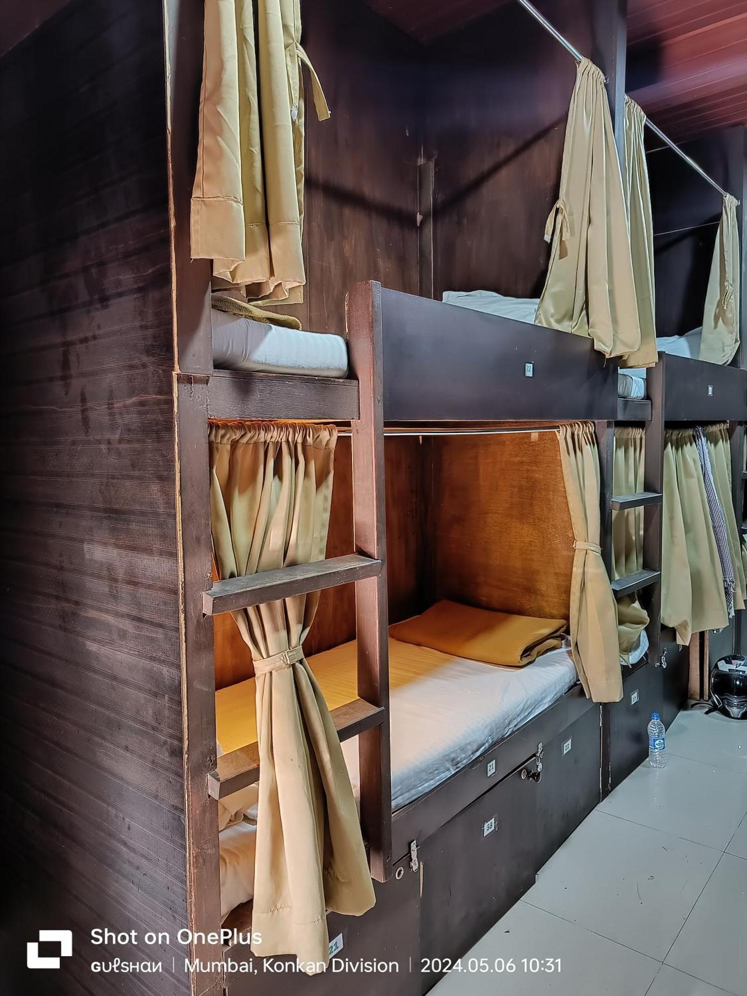 Asra Dormitory For Male And Female Bombay Esterno foto