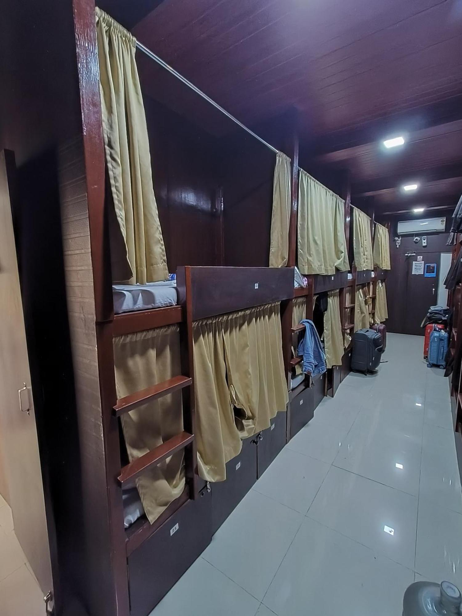 Asra Dormitory For Male And Female Bombay Esterno foto