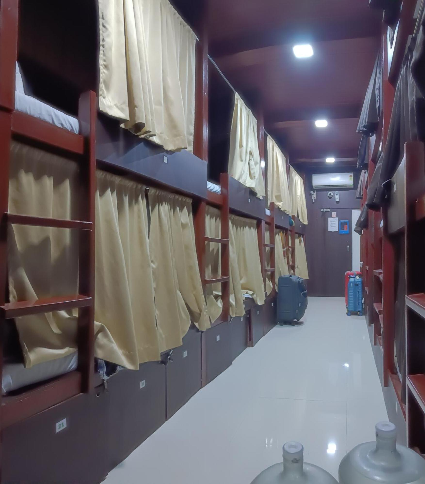 Asra Dormitory For Male And Female Bombay Esterno foto