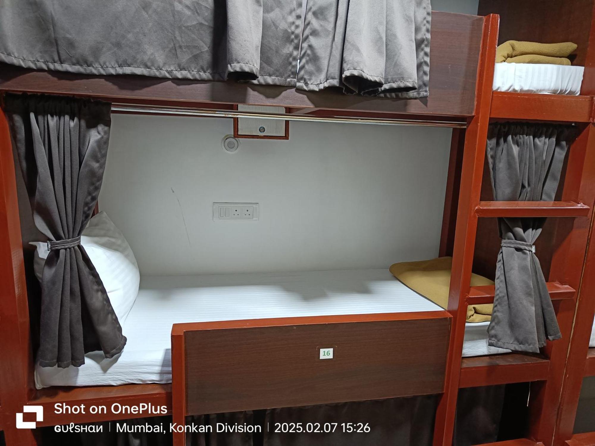 Asra Dormitory For Male And Female Bombay Esterno foto