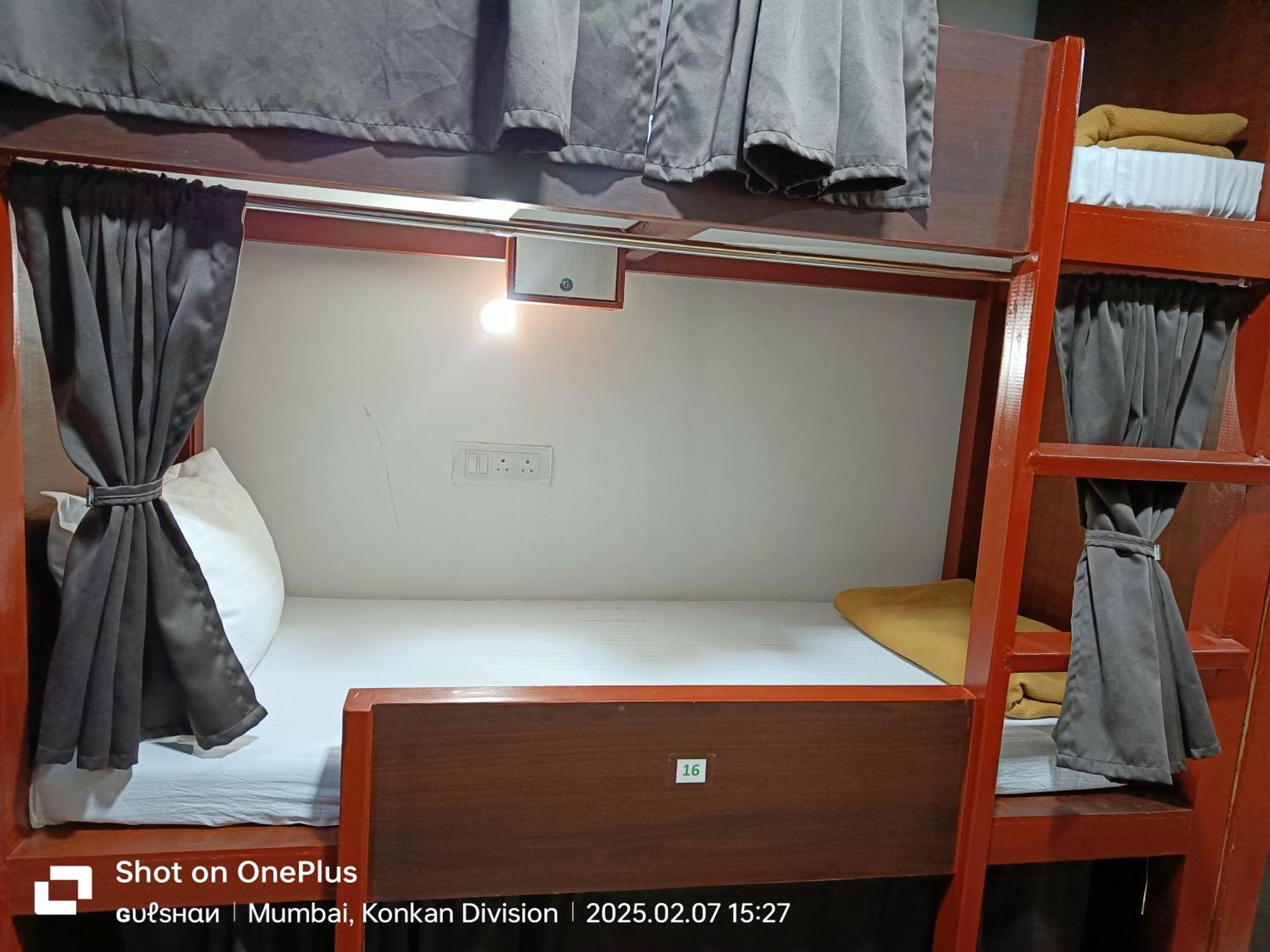 Asra Dormitory For Male And Female Bombay Esterno foto